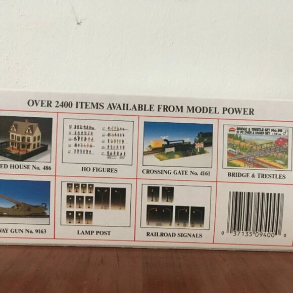 NEW Model Power Charleston Chew Red Safety Caboose HO Scale Electric Train 9125 - Picture 3 of 3